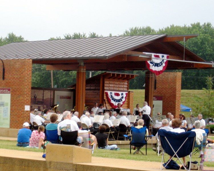 Charlottesville Municipal Band Concert
JamesFest 2005 at Canal Basin Square, Scottsville